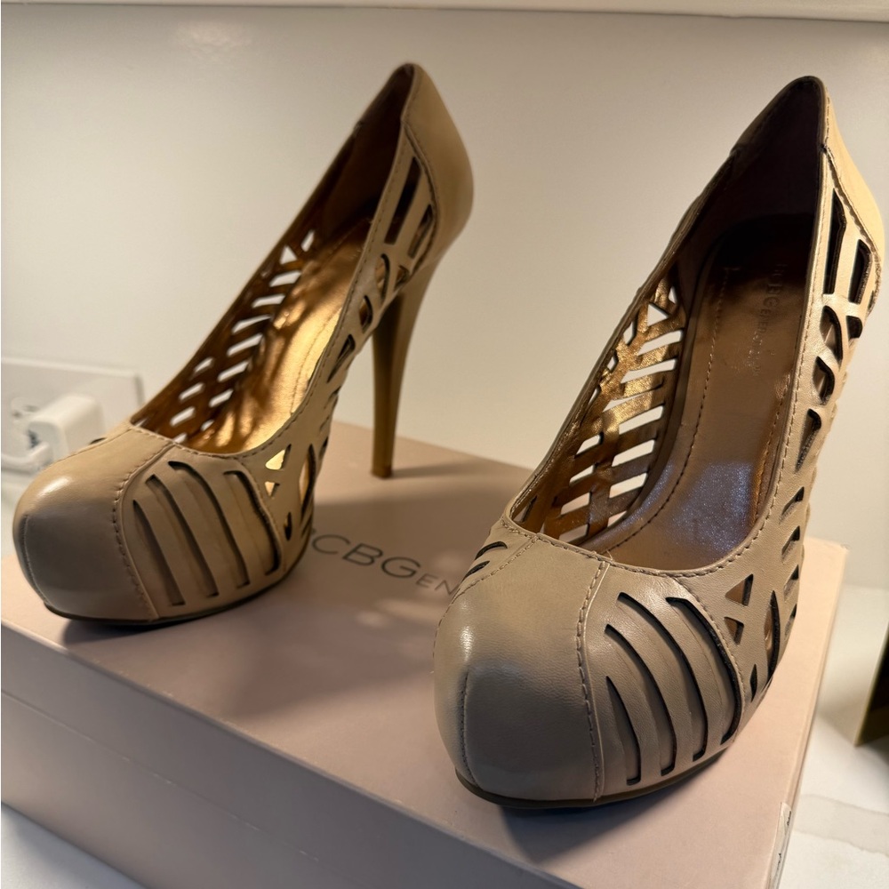 Elegant Cutout High Heels - Tan - Picture 7 of 8